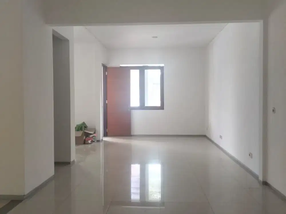 Dijual Rumah Hunian 2,5 Lantai siap Huni Lokasi Strategis di Setra Duta BAndung