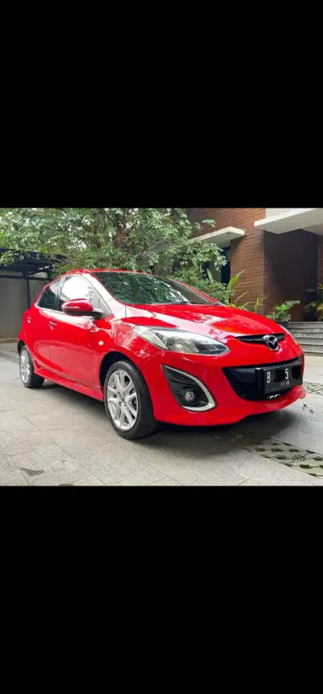 Mazda 2  2011 type R