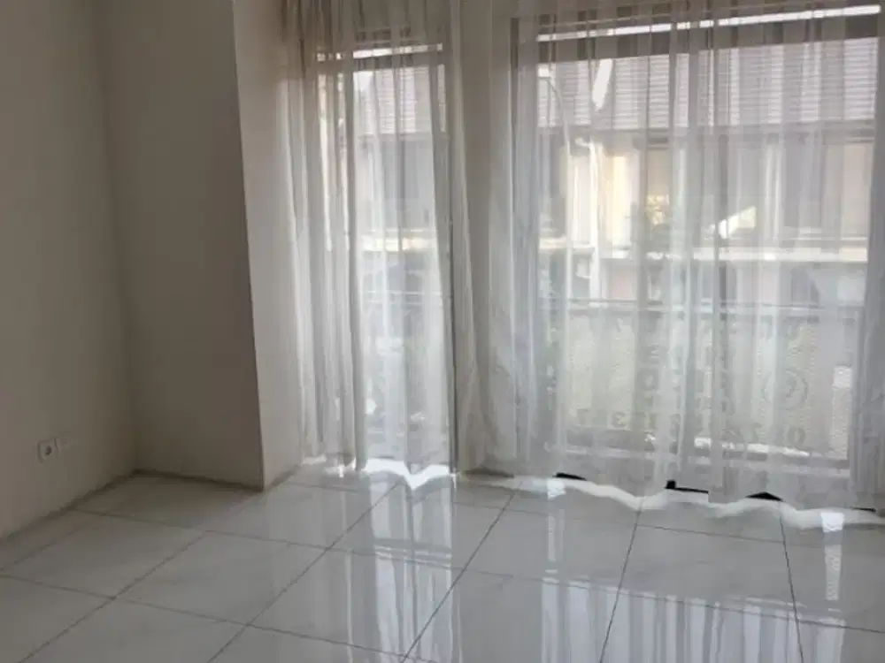 Dijual Rumah 2 Lantai Semi Furnished Siap Huni Lokasi di Kota Baru Parahyangan Tatar Tarubhawana Bandung