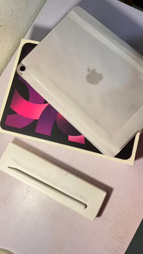 iPad Air 5 M1 64GB Pink WiFi Only + Apple Pencil Gen 2 + Keyboard