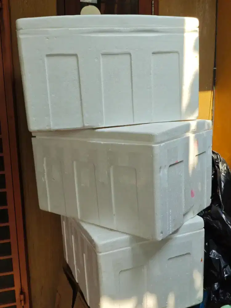 Styrofoam box bekas kondisi 93,% merk KCS