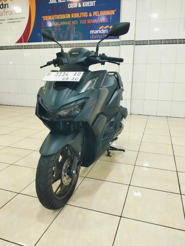 Vario 160 2025 like new