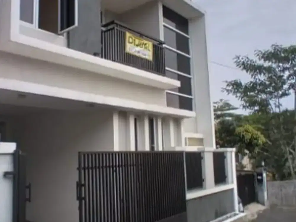 RUMAH BARU 2 LANTAI SIAP HUNI DI PASTEUR BANDUNG – HARGA MASIH NEGO!
