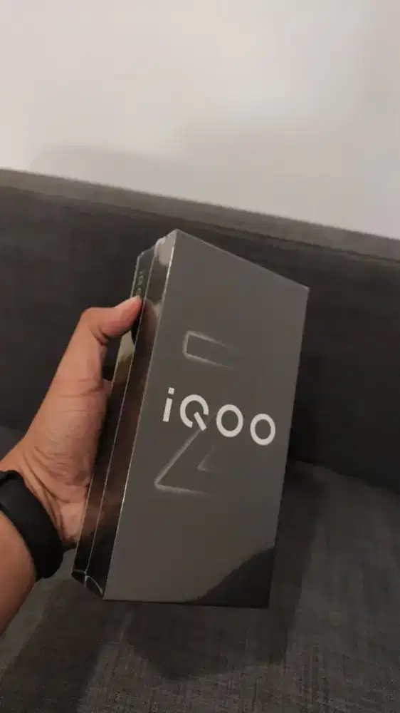 Judul: iQOO Z100 Blue - Promo Cicilan 0% & Bundling Hemat Telkomsel