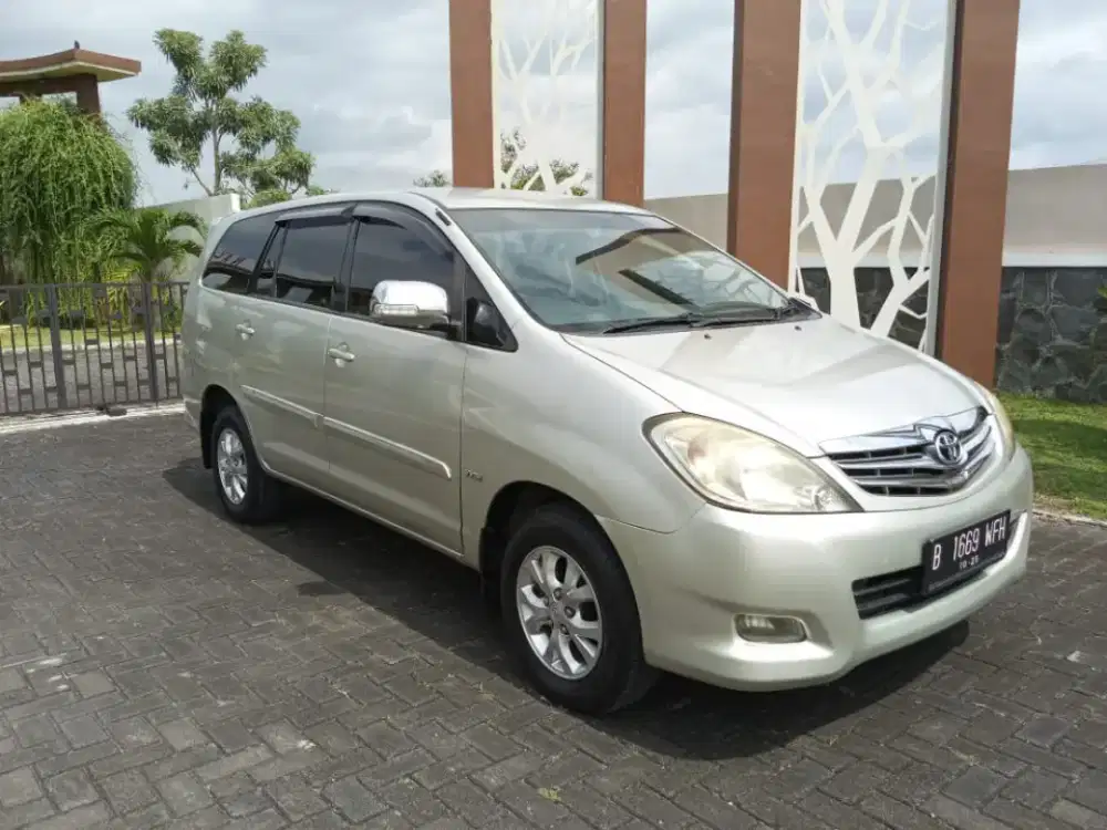 Innova G metic 2010 istimewah