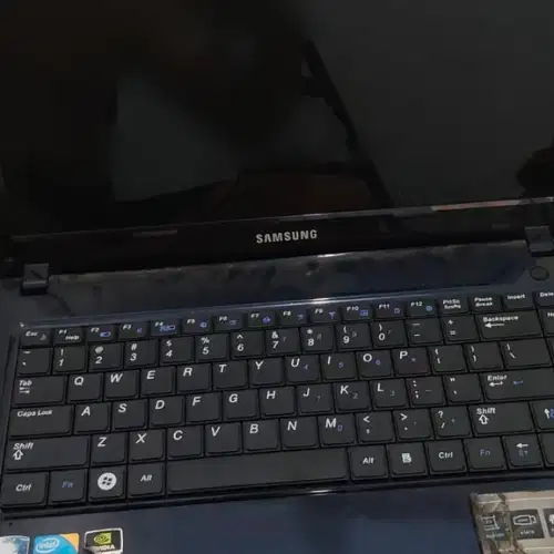 LAPTOP SAMSUNG R480 Core i5, 8GB, HDD 500GB, MURAH MERIAH!!!