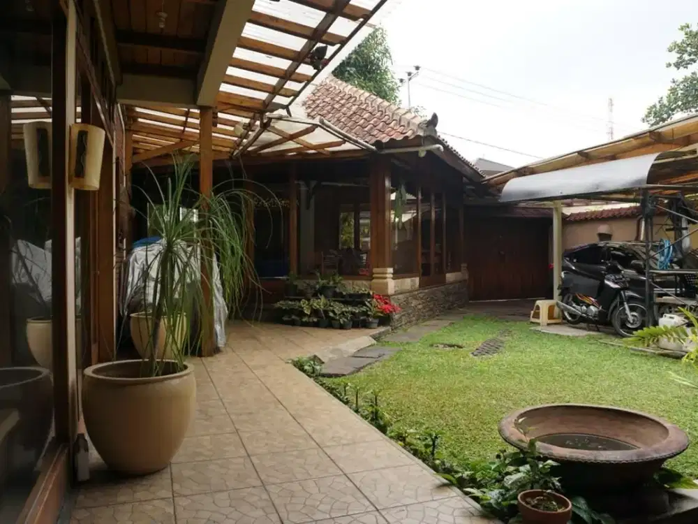 Main Road Cigadung Full Jati Dan Open Space Cocok Untuk Keluarga