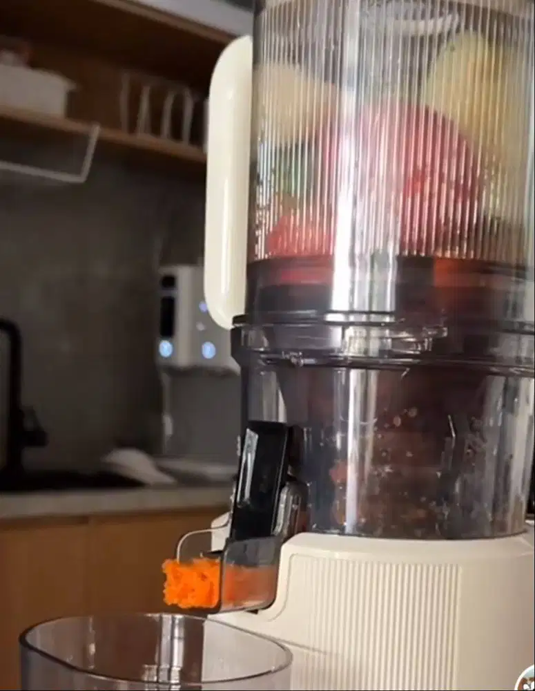 Slow Juicer merk MITO kapasitas 1.5 liter low watt mudah dibersihkan