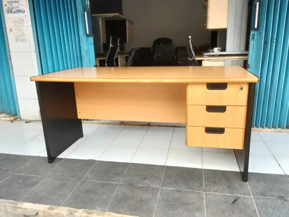 Meja kantor meja kerja