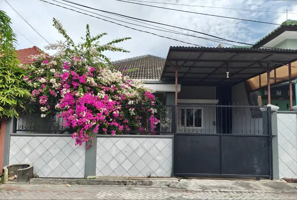 Dijual Rumah Cantik  Baru Renov Siap Huni Mojokidul Surabaya Timur