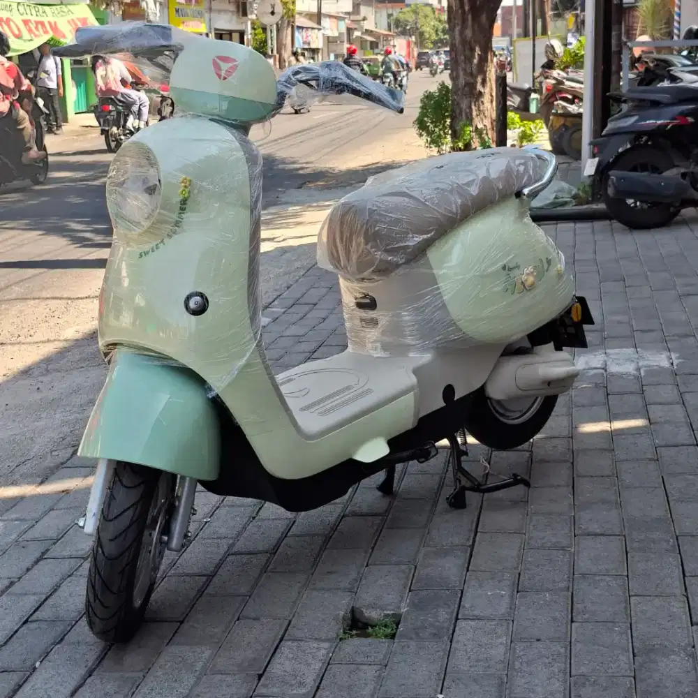 Flashsale sepeda listrik yadea diskon langsung hingga 500 ribu