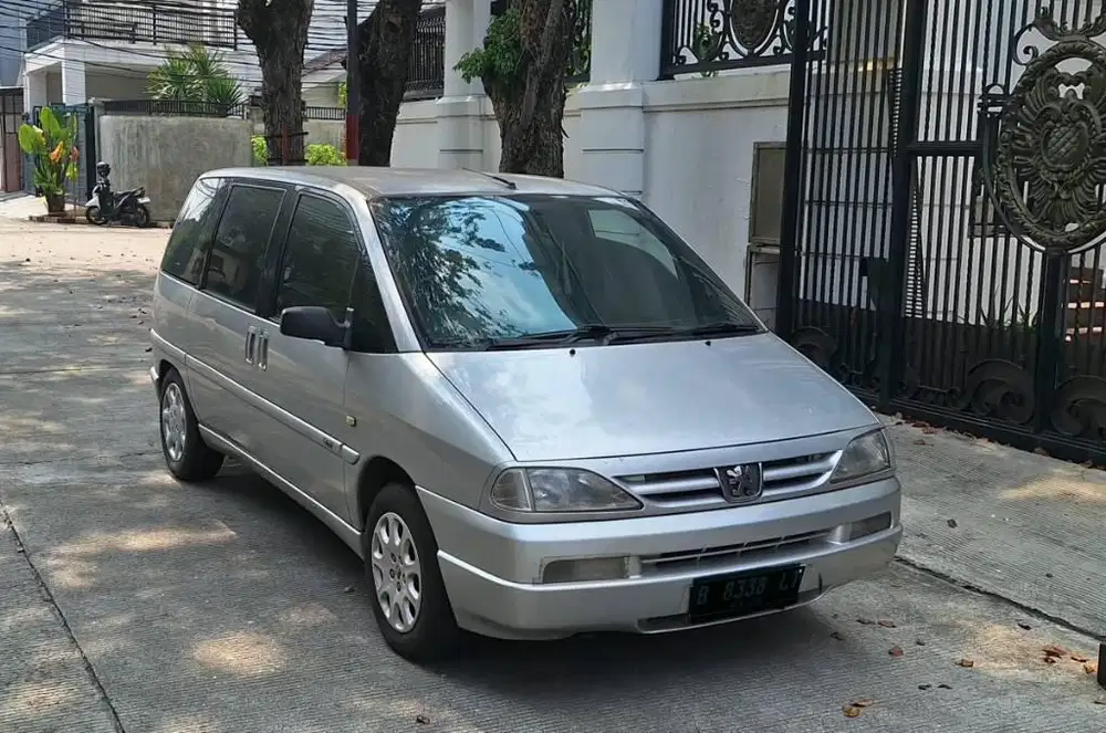 Peugeot 806 M/T 2002/01 Solar istimewa Silver ( Cash )