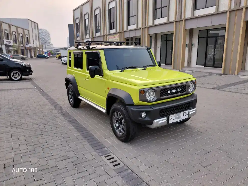 (5 Pintu, Km 3 rb) SUZUKI JIMNY 4x4 ALL GRIP TAHUN 2024 pemakaian 2026