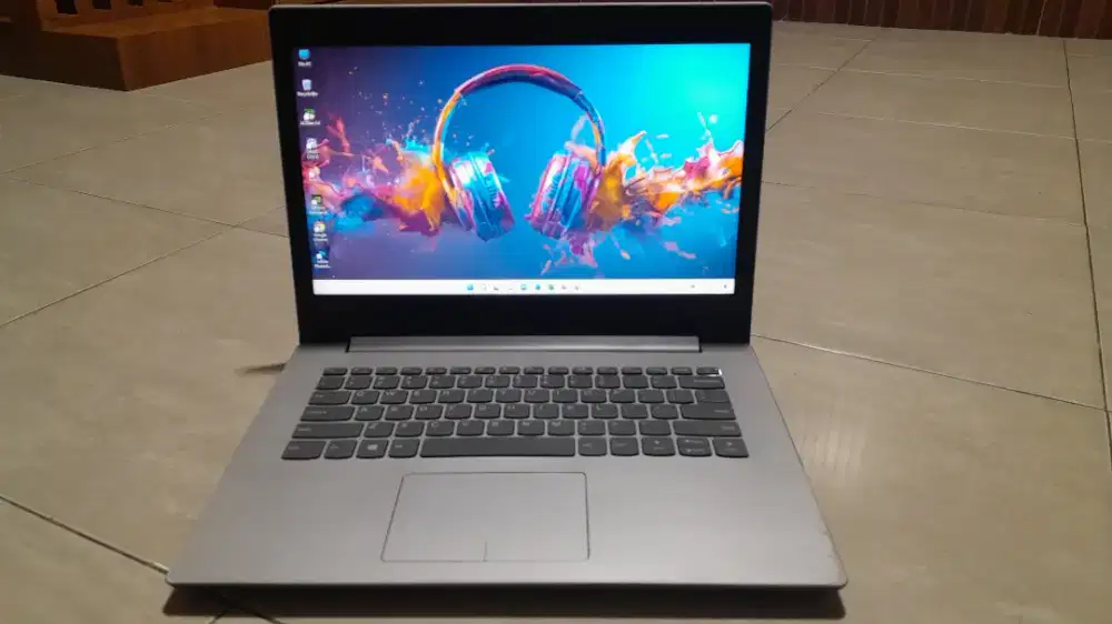 Laptop Lenovo ideapad320 core i5 Ram 8GBssd 240GB Geforce 920MX GEN 7