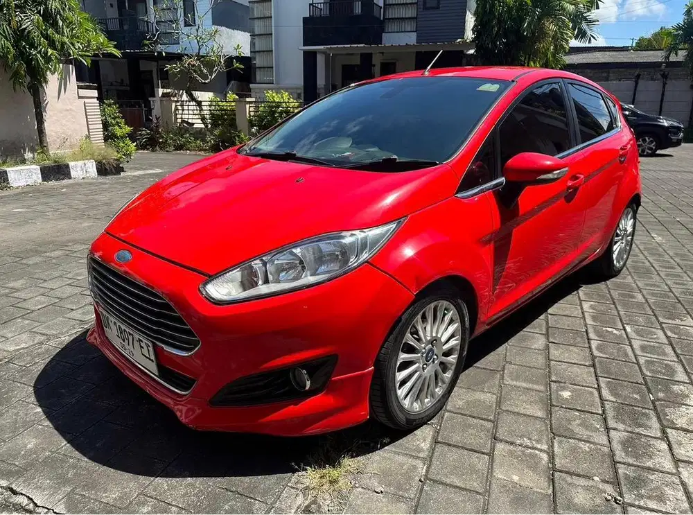 Ford Fiesta 1.0L Ecoboost AT 2014 Warna Merah,Bekas Rasa Baru