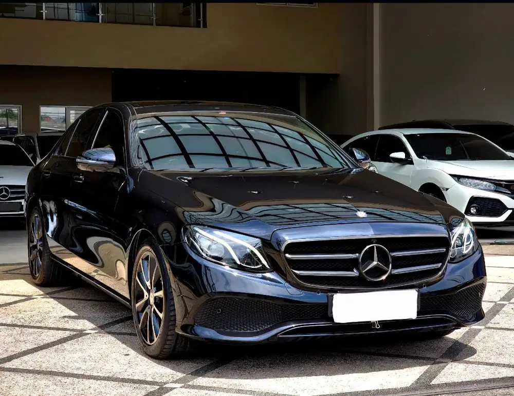 KM 20 RB!! MERCEDES BENZ E 300 AVG PANORAMIC SUNROOF PK 2017 / E300