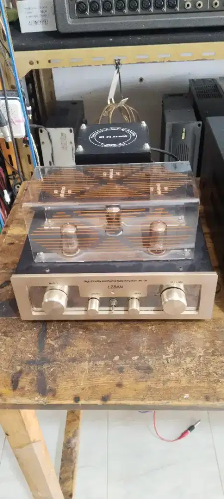 Amplifier Tube Lzban AV-01 Kondisi Normal