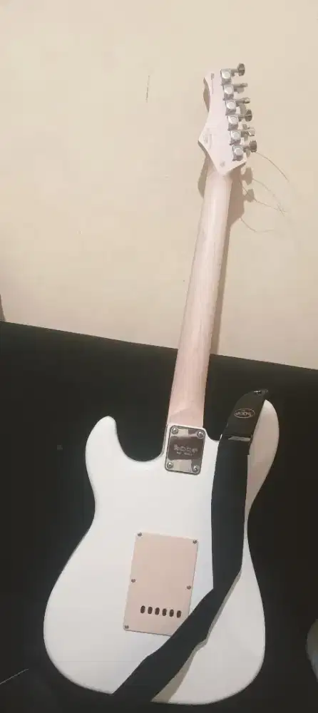 Gitar Listrik Sqoe