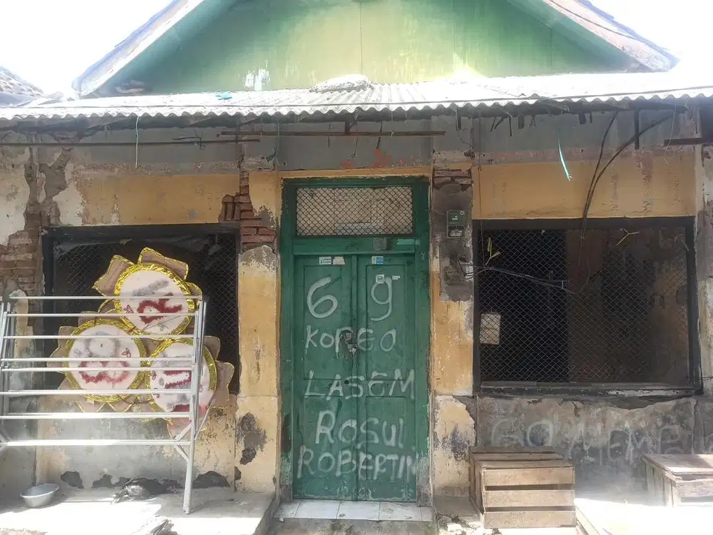 DIJUAL TANAH / RUMAH TUA