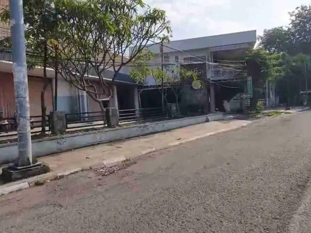 Dijual Tanah dan Bangunan Lokasi strategis