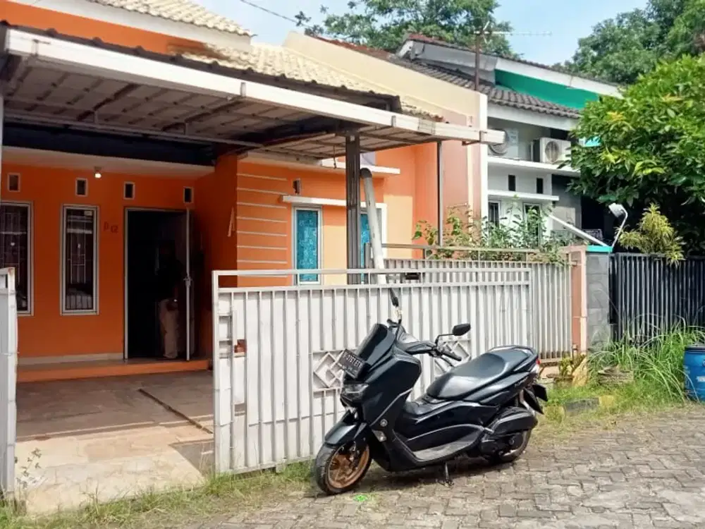 Rumah dalam komplek dekat Jalan Ciherang Raya Depok