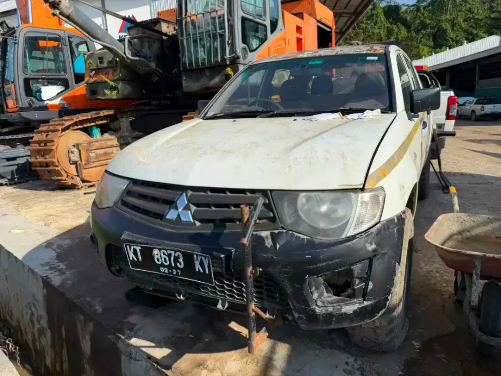 Jual Mobil D max 3 dan Strada 1. Total 4 unit mobil