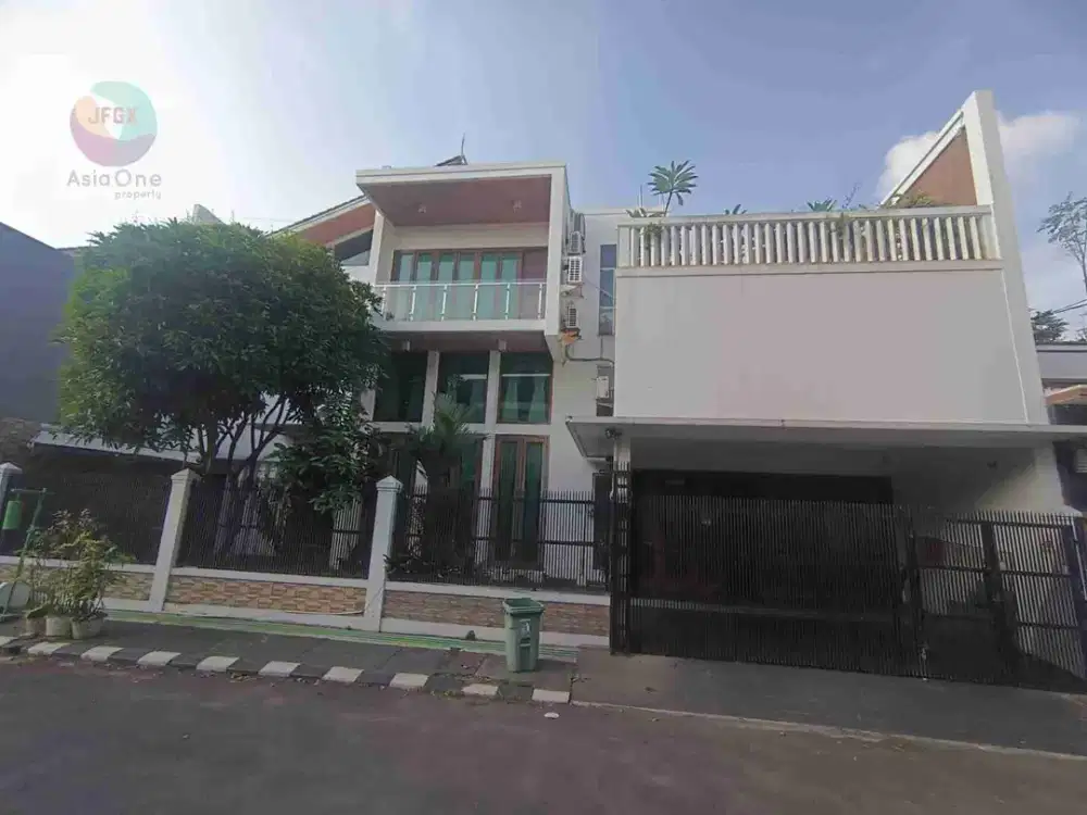 Dijual Rumah mewah, Besar dengan Private Poll di Kemang Pratama 3 Bekasi