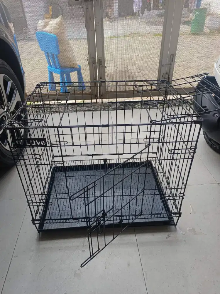 Keranjang besi kucing