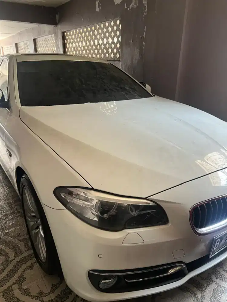 Di jual Mobil BMW 528i