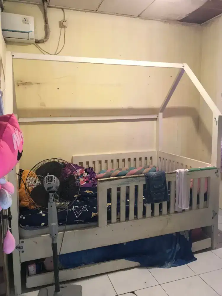 Tempat tidur anak perempuan