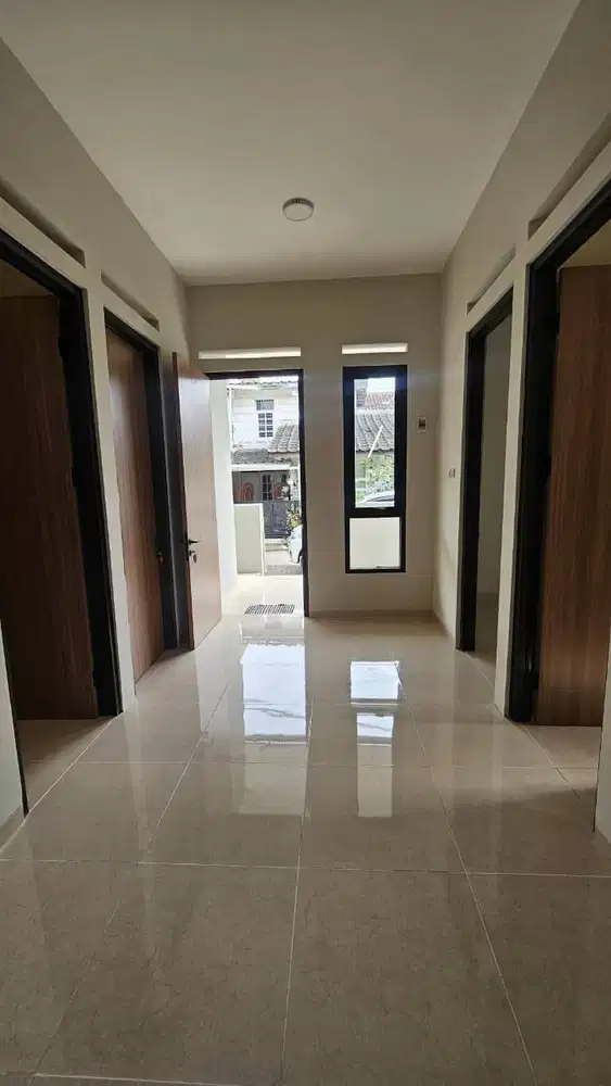 Disewakan Rumah Hoek 2 Lantai Baru Renov Full Semua Di Margahayu Raya