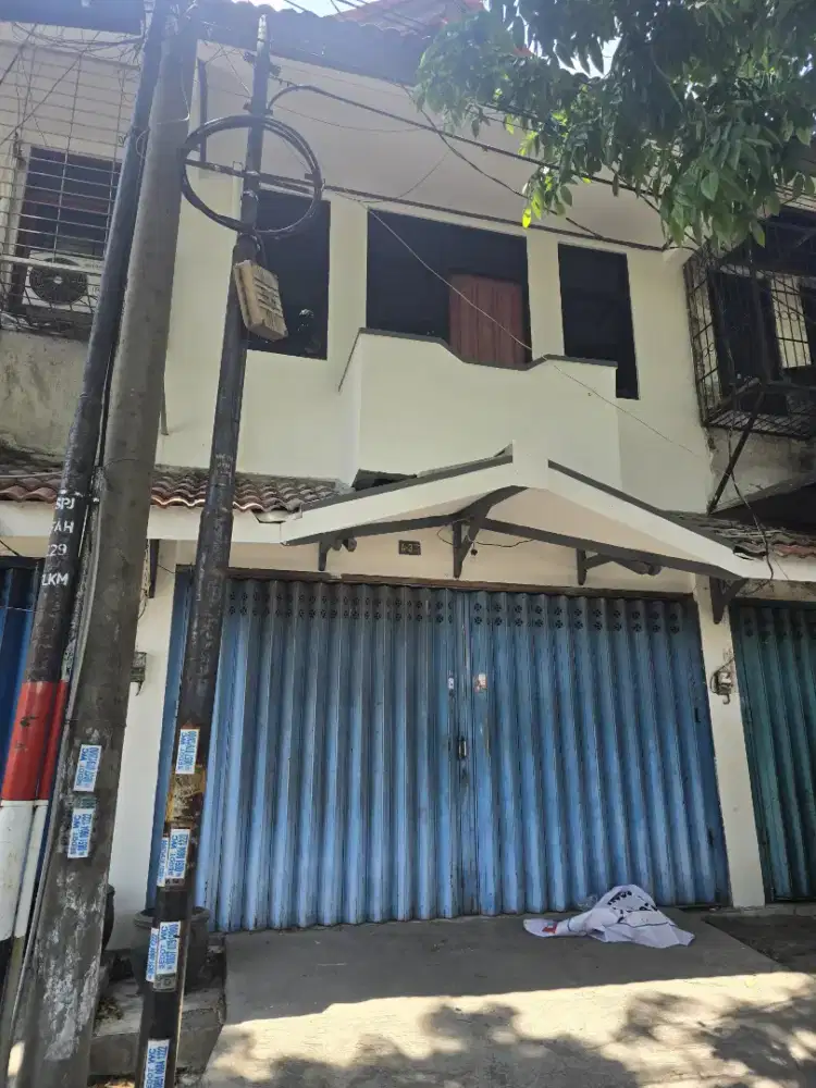 Ruko sepanjang town house