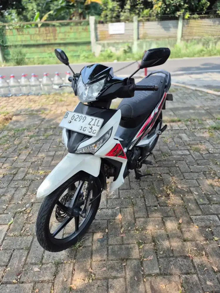 Dijual Honda Supra X 125 tahun 2015 pajak hidup
