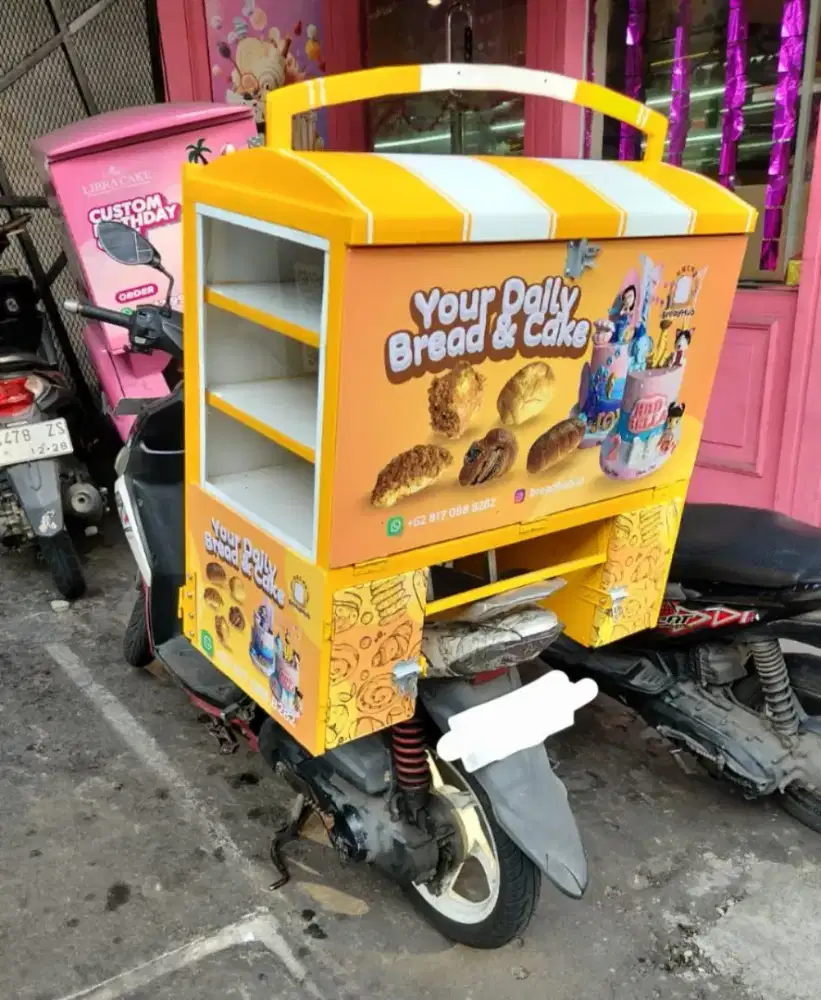 DIBUTUHKAN: PENJUAL ROTI KELILING dgn Motor Matic, area Mangga Besar