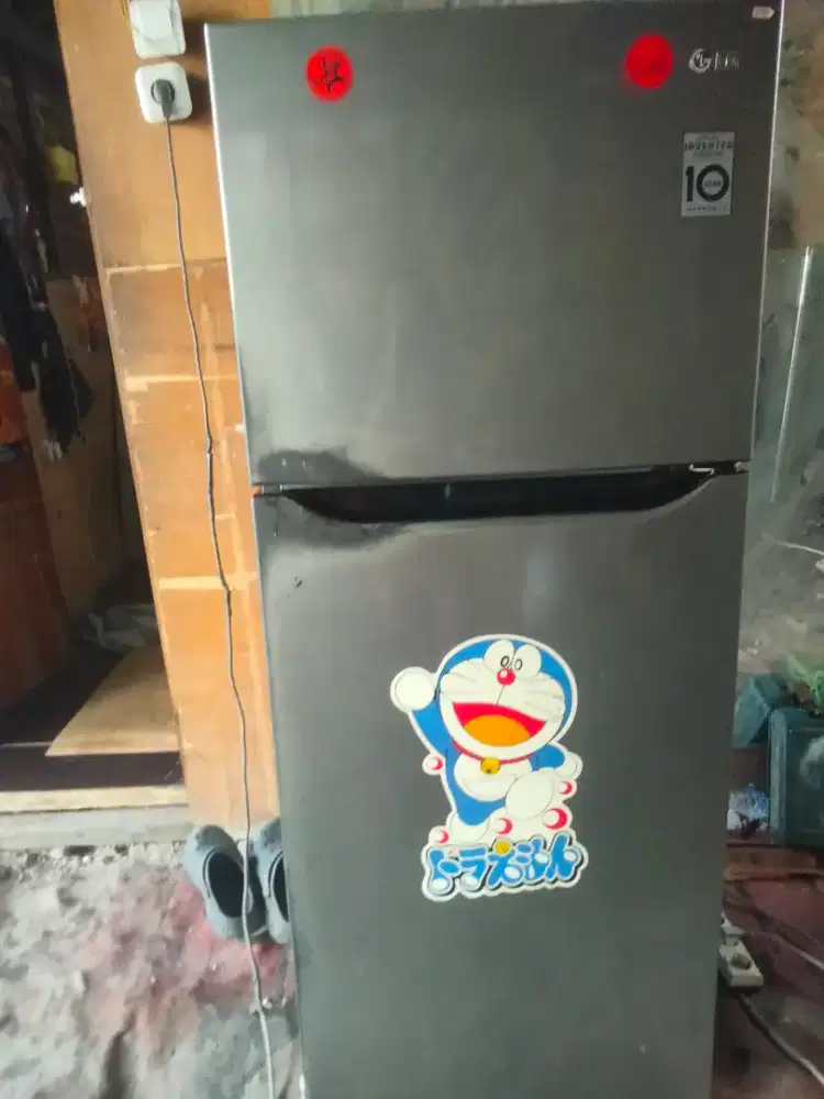 Kulkas 2 pintu merek LG