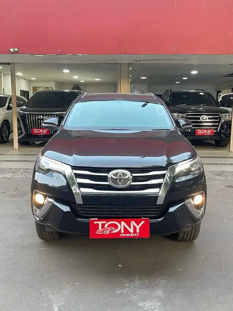Toyota Fortuner VRZ AT 2016 Hitam