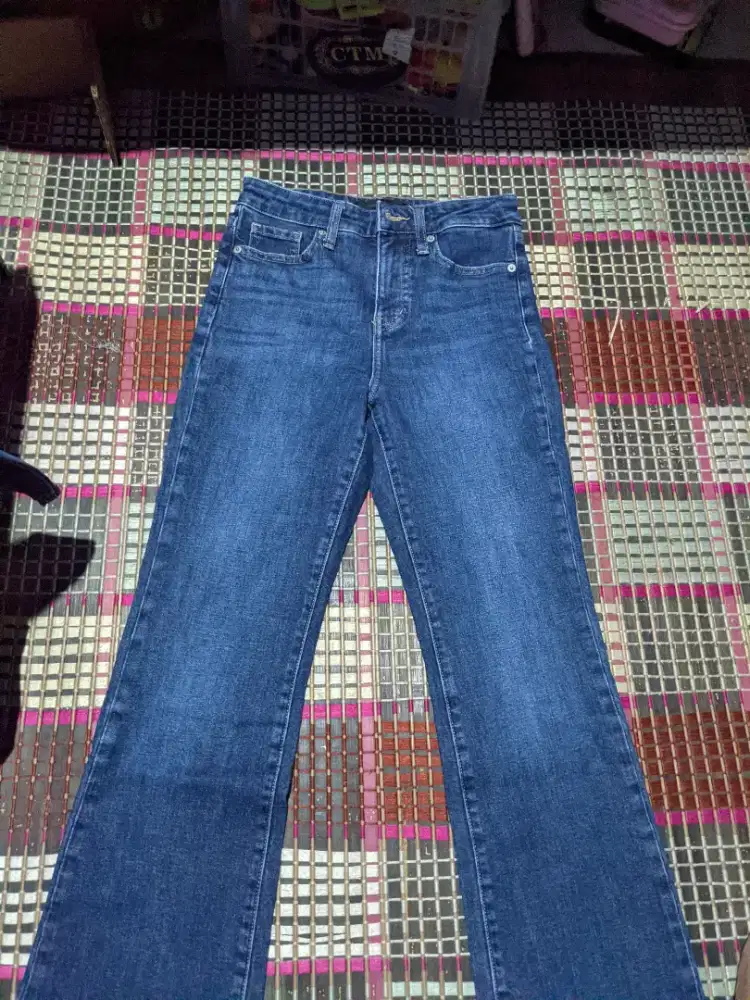 UNIQLO JEANS, Anak remaja.