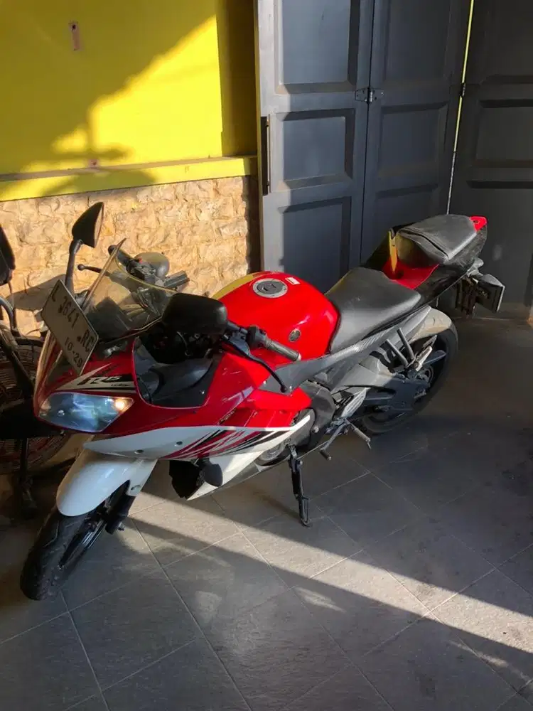 Yamaha R15 2014 Kilometer Rendah Istimewa