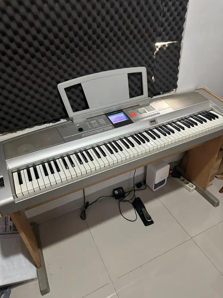 Keyboard Yamaha Grand Piano DGX 505