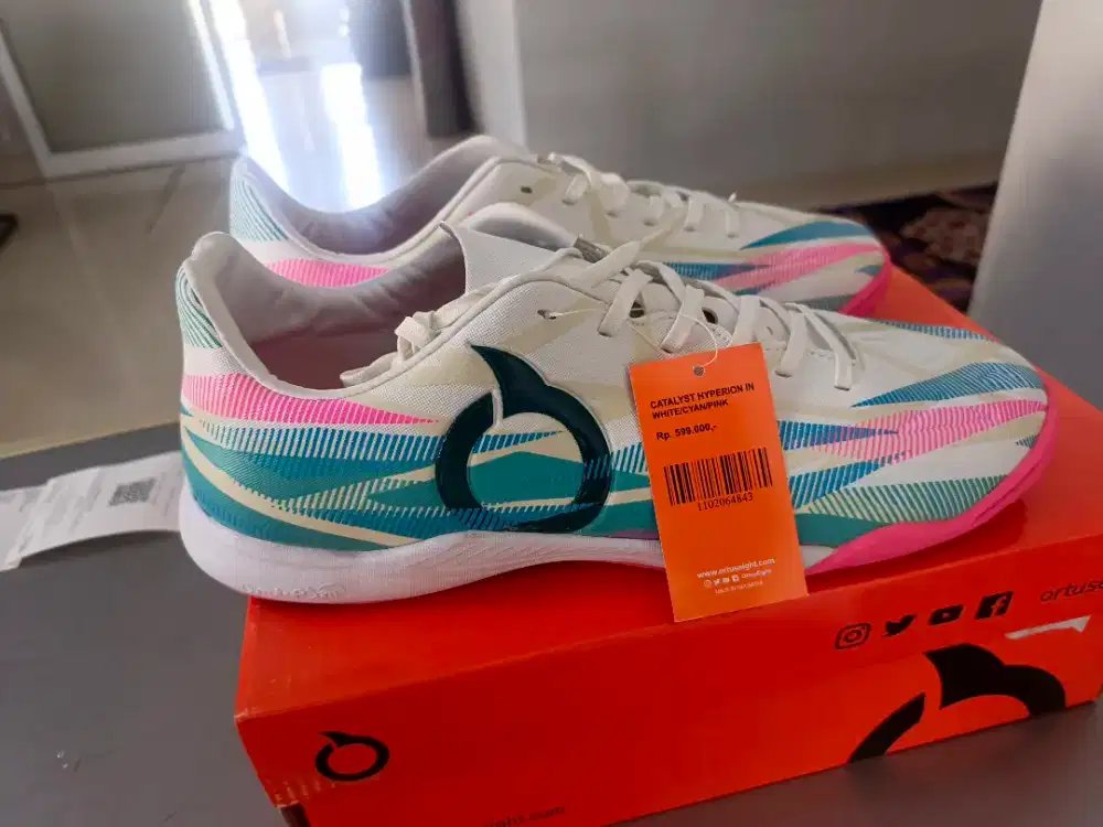 Sepatu futsal ortuseight catalyst hyperion in