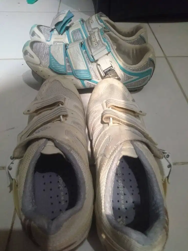 SEPATU BERSEPEDA