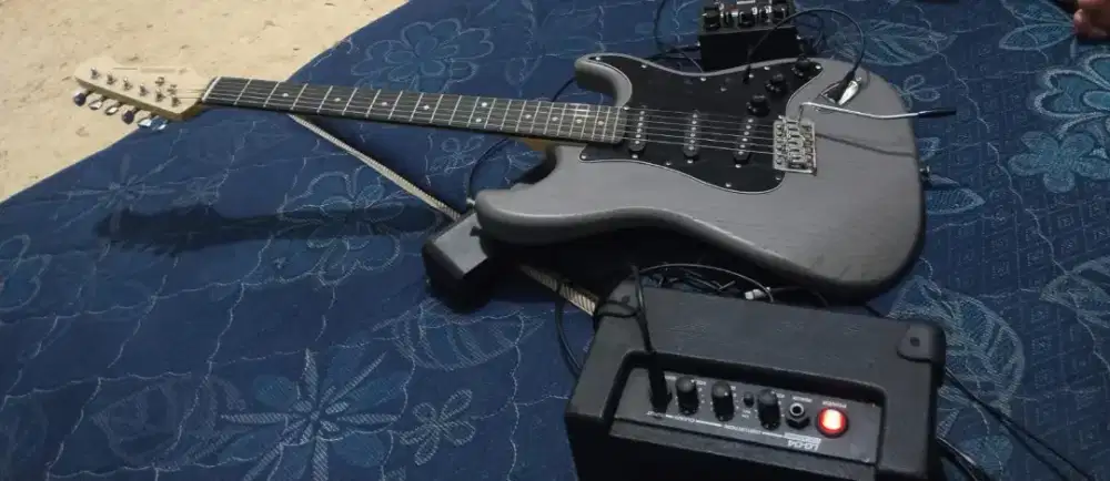 Gitar Listrik Donner DST-80 Stratocaster