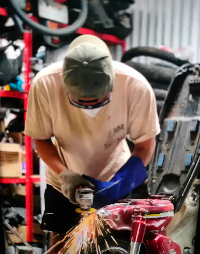 Dibutuhkan Shop Assistant di Toko Sparepart dan Cat Semprot Motor