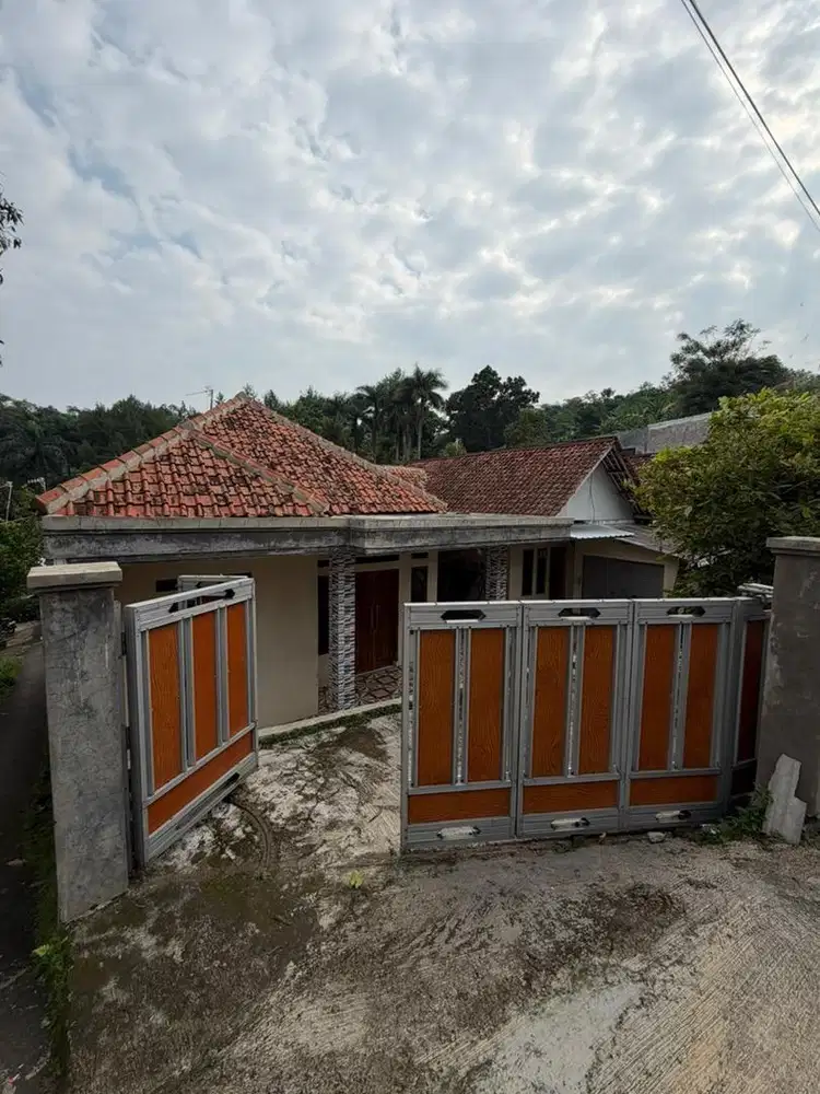 Jual Rumah Luas 380m²  SHM Strategis Di Purwakarta
