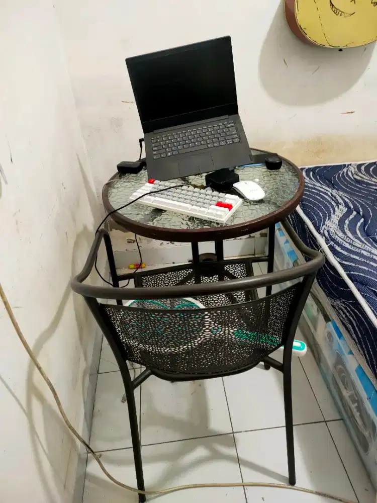 Jual Murah Dua Kursi Teras Satu Meja Kaca