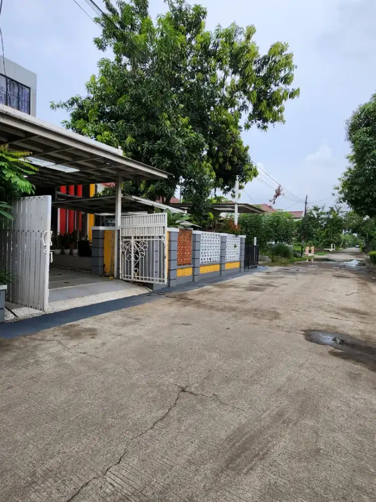 Dijual Rumah Besar 7 KT SHM Bekasi Barat LT 226 m² LB 380 m² Dekat Tol