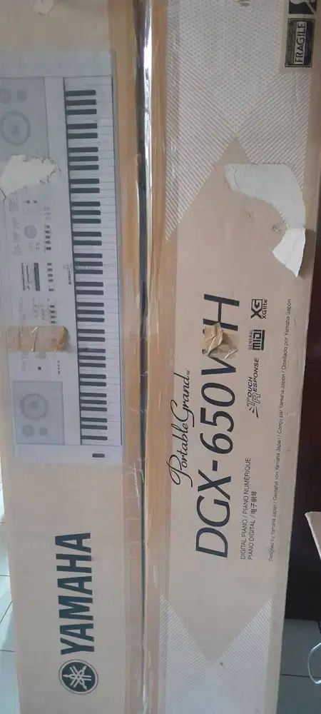 Yamaha DGX650 WH bnib