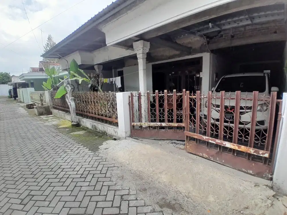 DIJUAL RUMAH MURAH UNDER 1M SUPER STRATEGIS PUSAT KOTA JOMBANG!