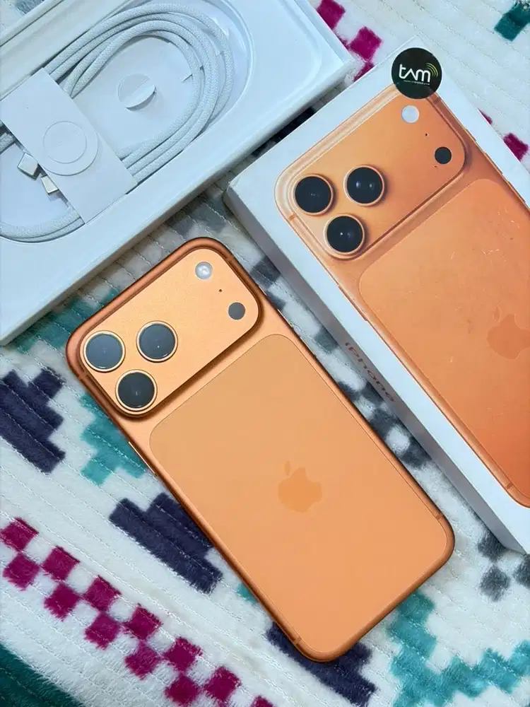 Iphone 17 promax 256 cosmic orange