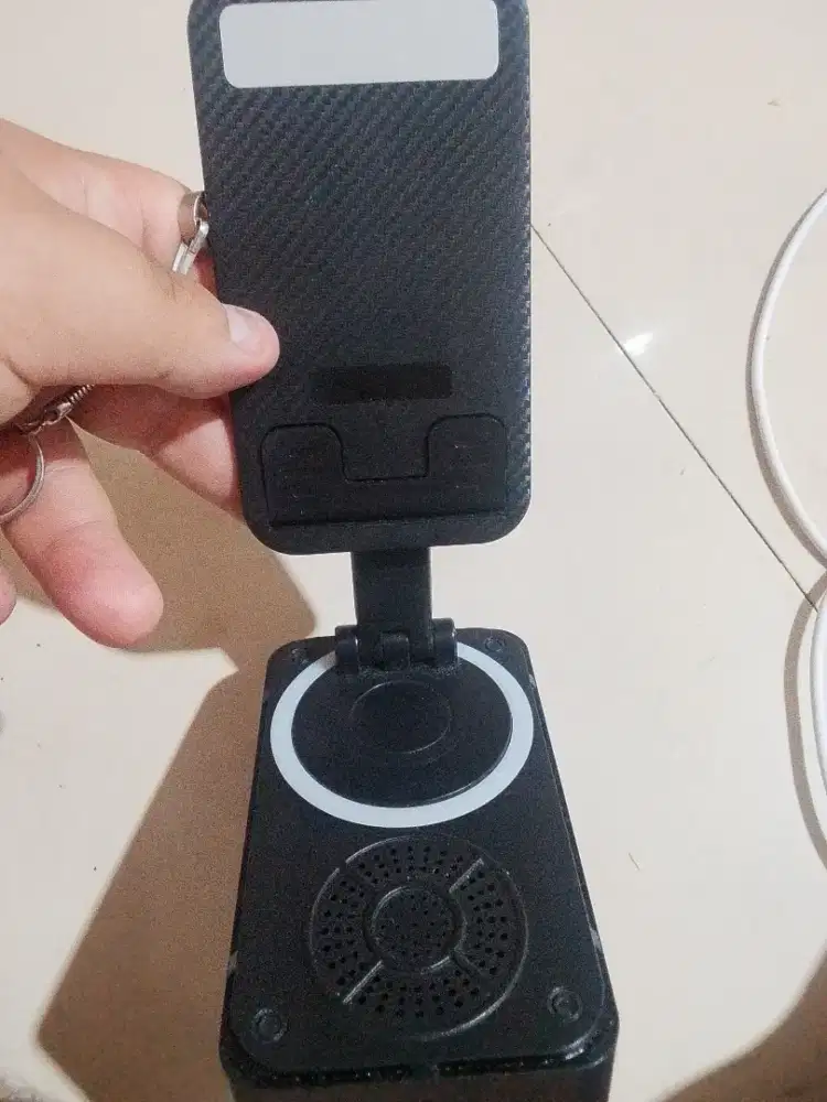 Tempat hp mau di jual buat taro hp